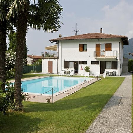 Appartamento Casa Augusta Maccagno Esterno foto