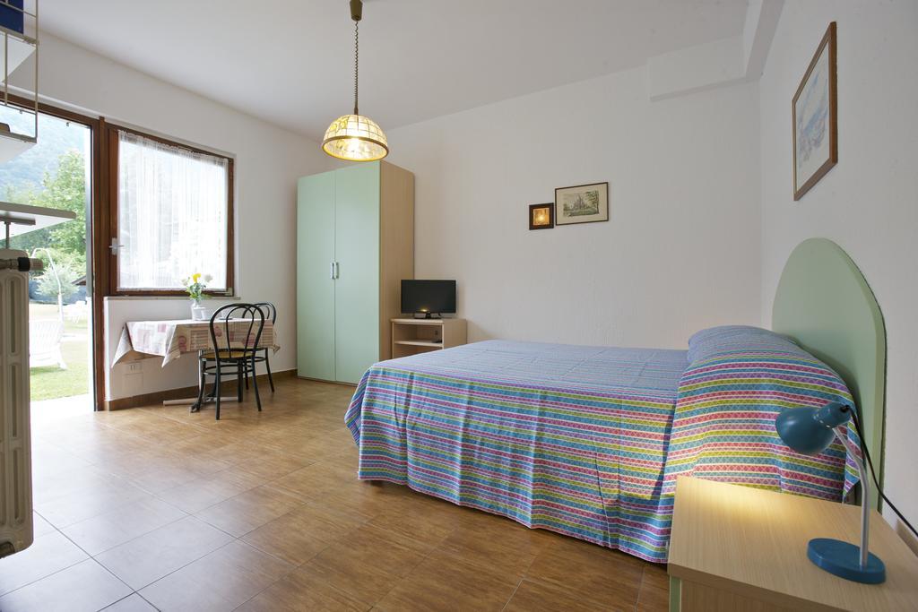 Appartamento Casa Augusta Maccagno Esterno foto