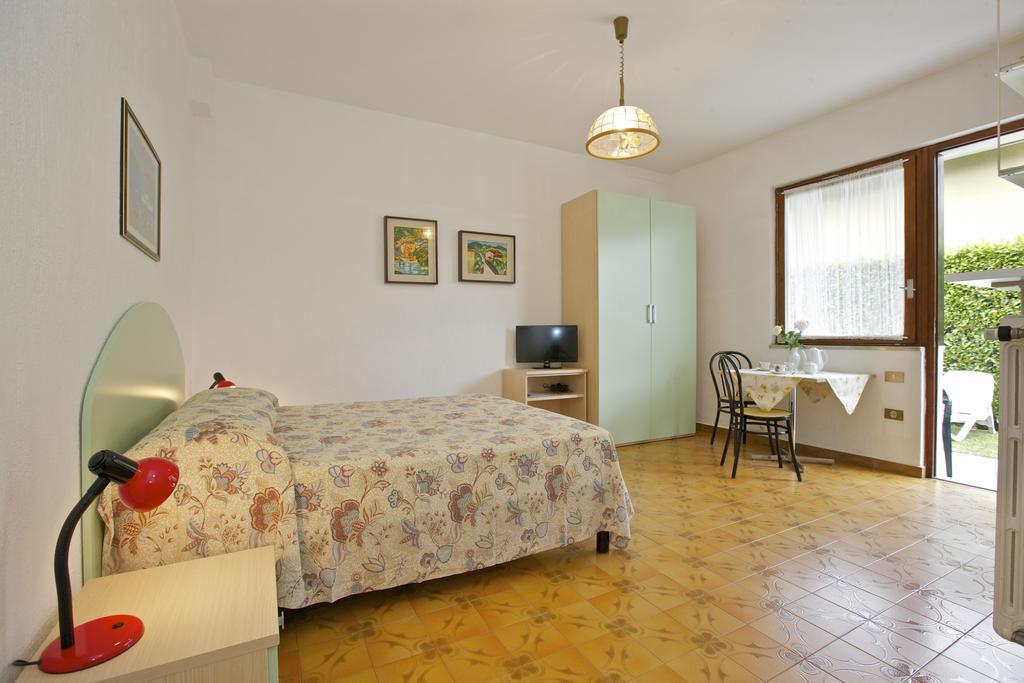 Appartamento Casa Augusta Maccagno Esterno foto