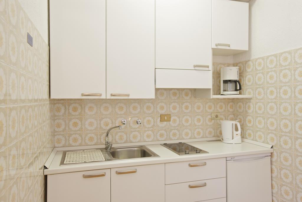 Appartamento Casa Augusta Maccagno Esterno foto