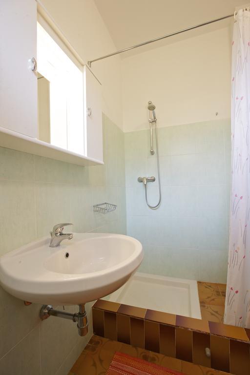 Appartamento Casa Augusta Maccagno Esterno foto