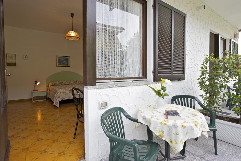 Appartamento Casa Augusta Maccagno Esterno foto