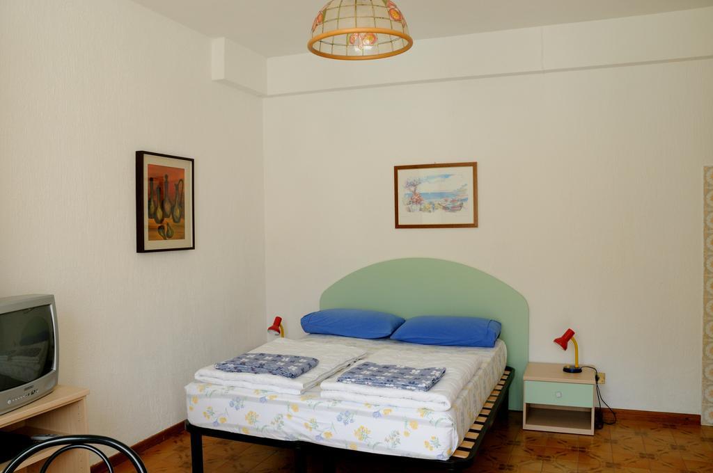 Appartamento Casa Augusta Maccagno Esterno foto